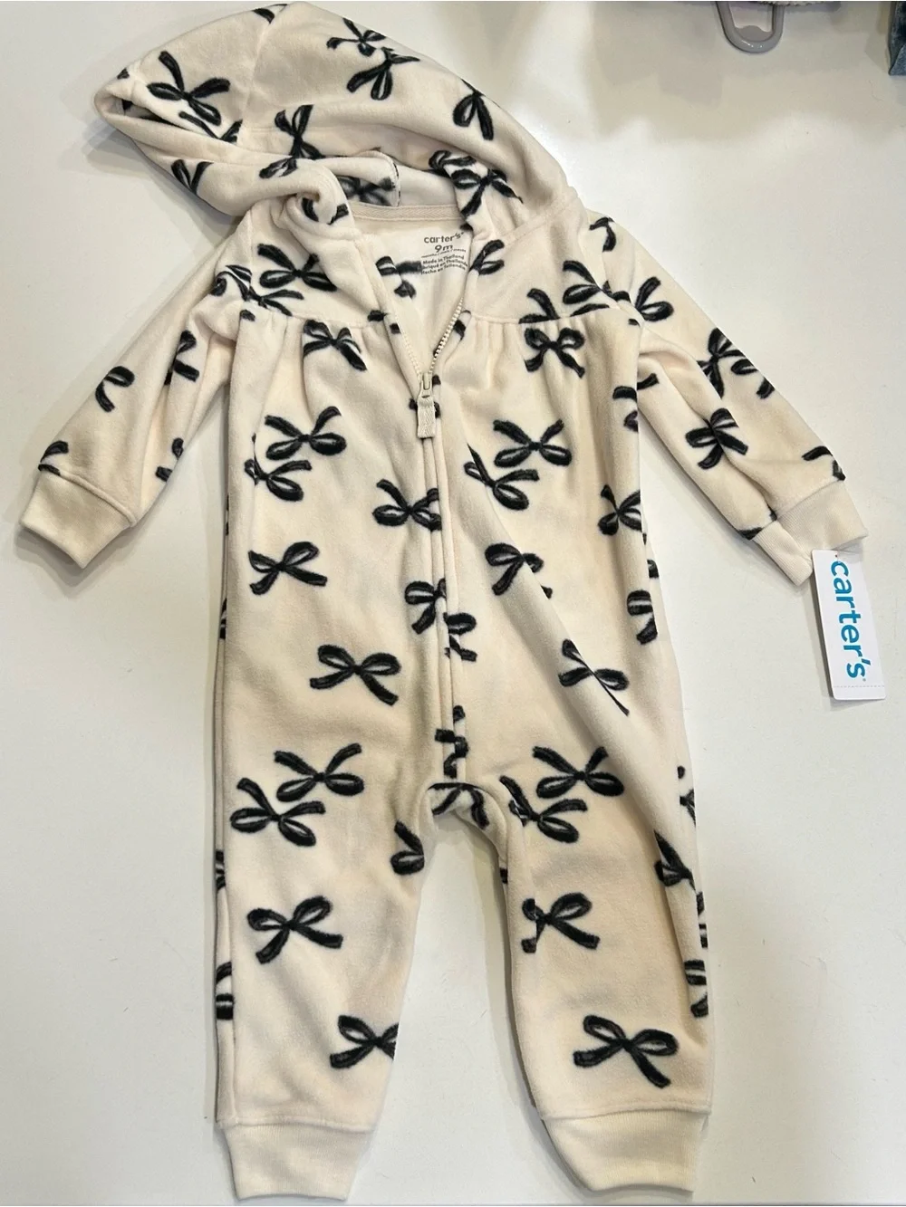 NEW Carter’s Bow Outfit, 9 Months